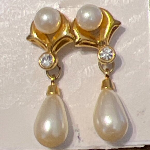 MONET Simulated Pearl Drop Earrings, Cluster studs and Pin NWOT - Picture 4 of 5